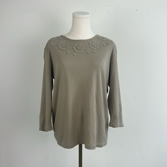 Vintage 90s 3/4 Sleeves T shirt with Cute Floral Appliqué - Picture 1 of 7